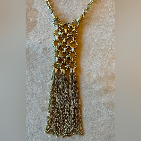Vintage Goldtone tassel long fringe bib necklace. Statement piece! EUC - Picture 3 of 9